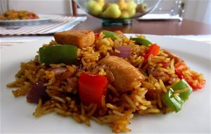 Arroz Basmati Salteado Con Pollo, Cebolla Y Pimientos