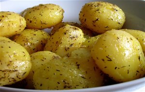 Patatas Salteadas Con Tomillo Y Ajo
