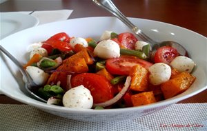 Ensalada De Calabaza Asada Con Judías Verdes Y Queso Mozzarella
