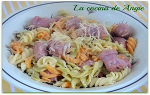 Espirales Con Salchichas Frescas Al Vino
