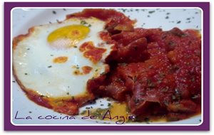 Magras De Jamón Con Tomate
