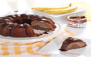 Nutella Swirl Banana Bundt Cake With Nutella Glaze (bizcocho De Nutella Y Banana Con Glaseado De Nutella)
