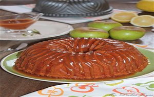 Bundt Cake De Manzana Y Limón Con Salsa De Caramelo Salado
