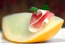 Sopa De Melón Con Crujiente De Jamón Ibérico

