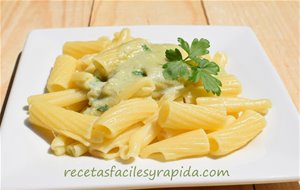 Casareccia Y Macarrón Al Pesto De Ajo Y Queso Azul - Fácil - 12 Min.
