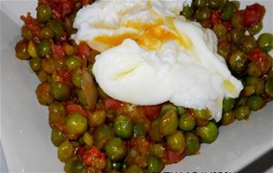 Huevos Escalfados Con Guisantes Y Jamón