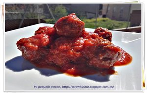 Albóndigas Con Tomate Al Parmesano
