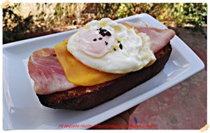 Tostada De Jamón York, Queso Y Huevo
