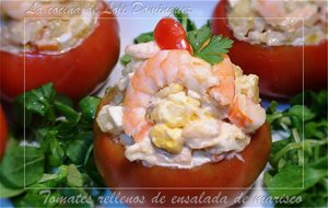 Tomates Rellenos De Ensalada De Marisco
