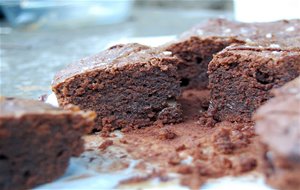 Brownie De Chocolate Con Caramelo Salado.
