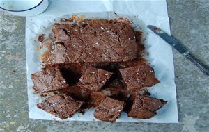 Brownie De Chocolate Con Caramelo Salado.
