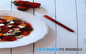 Ensalada De Fresas Y Tomate Cherrys Con  Vinagreta De Fresas.
