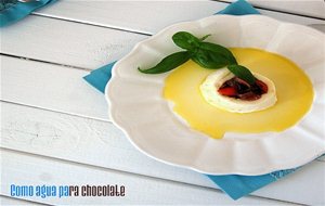 Mozzarella Rellena De Tomates Cherry Secos En Aceite Y Anchoas.
