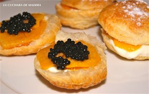 Hojaldres De Nata Y Melocoton
