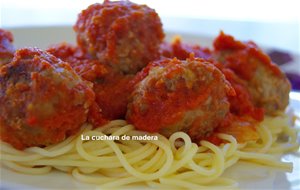 Albondigas Con Salsa De Tomate
