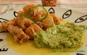 Calamares Fritos Con Crema De Aguacate
