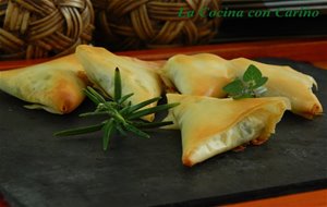 Paquetitos De Masa Filo Rellenos De Espinacas Y Queso De Cabra
