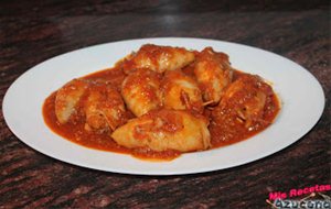 Calamares Rellenos De Carne Con Salsa
