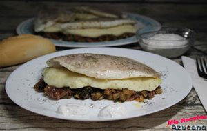 Dorada Sobre Cama De Verduras Y Puré De Patatas.
