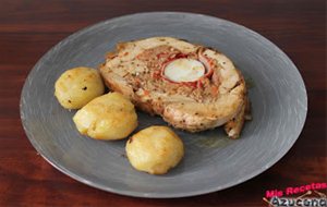 Pollo Relleno De Huevo Y Jamon York.
