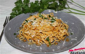 Espaguetis Con Pesto De Tomate.
