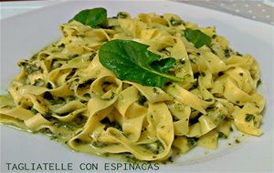 Tagliatelle Con Espinacas
