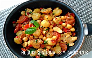 Ñoquis Con Tomates Y Garbanzos
