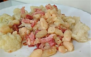 Salteado De Judías Blancas Y Coliflor
