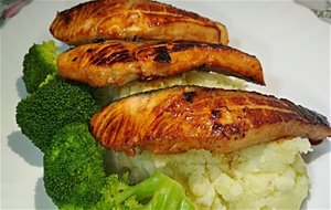 Escalopines De Salmón Marinados En Soja, Naranja Y Miel
