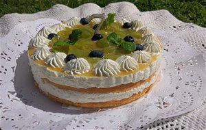 Tarta Mousse De Queso Con Uva Blanca
