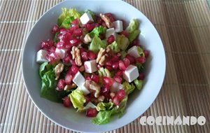 Ensalada De Queso, Nueces Y Granada
