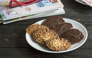 Moscovitas: Pastas De Almendra Con Baño De Chocolate Típicas Del Rialto De Oviedo
