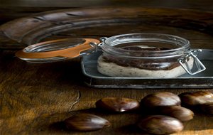 Semifrío De Castañas Con Cobertura De Chocolate, En Vasito
