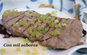 Lomo De Ternera Con Cerezas, Parmesano Y Esferas De Pimiento De Padrón
