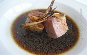 Atún Con Ajos Tiernos Y Sopa Miso
