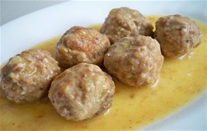 Albóndigas Al Vino Blanco