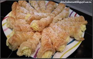 Conos De Hojaldre Rellenos De Crema Pastelera
