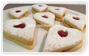 Galletas De Corazón Rellenas De Mermelada
