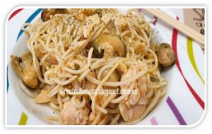 Noodles Con Salmón Y Mejillones
