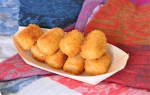Croquetas Variadas:queso Azul, Marisco Y Bacalao
