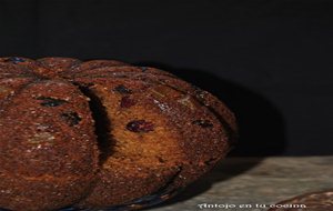 Bundt De Jengibre Con Arándanos Desecados Y Jengibre Confitado
