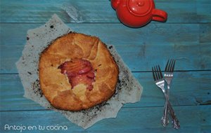 Galette De Mango Y Fresas Con Base Crujiente De Maíz
