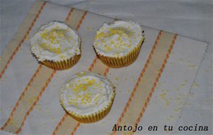 Cupcakes De Pera Con Corazón De Bombón
