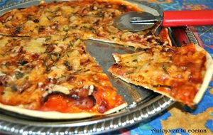 Pizza De Beicon, Cebolla Y Romero
