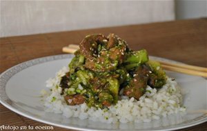 Ternera Con Brócoli Y Arroz
