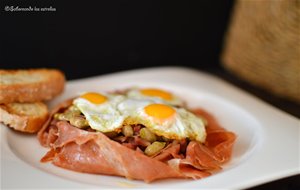 Habitas Baby Con Jamón Y Huevos De Codorniz
