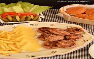 Mini Hamburguesas Con Un Toque De Cebolla
