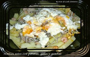 Sarten De Huevos Rotos Con Patatas, Gulas Y Gambas