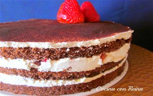 Tarta De Tiramisu Con Fresas De Temporada
