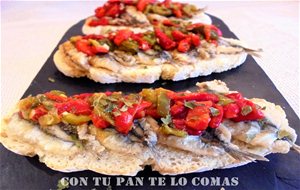 Tostas De Boquerones Y Pimientos
